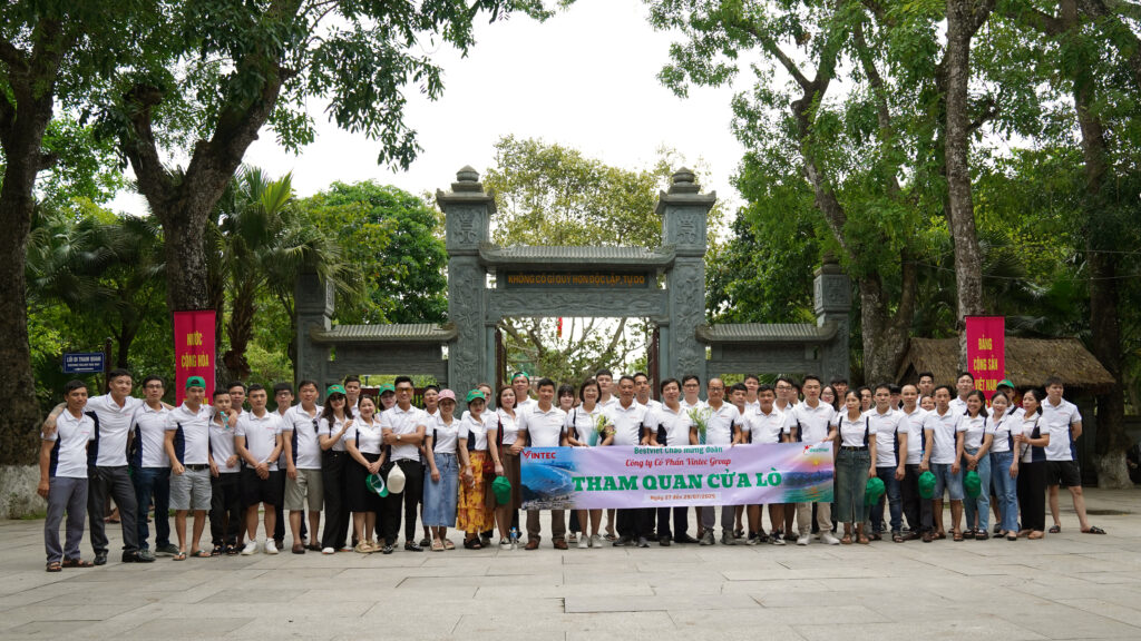 Công ty Vintec Group về thăm Quê bác